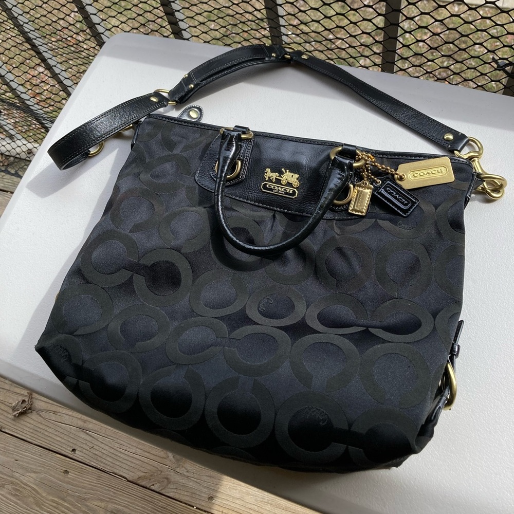 Coach Julianne Large Black Zipper Top Tote With Op Art Signature 2008 F086912963
